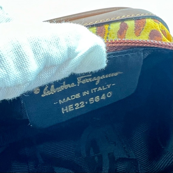 ✈️Sold!Salvatore Ferragamo mini bag - Picture 11 of 12